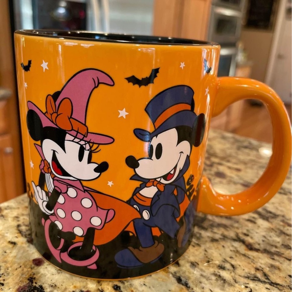 LIMITED EDITION!! Disney Happy Halloween 20 oz Ceramic Cup Mug - NEW! - Picture 1 of 3